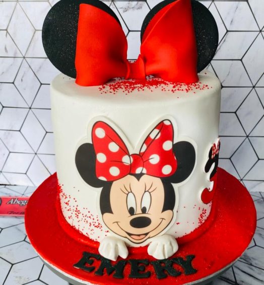 Minnie mouse Cake